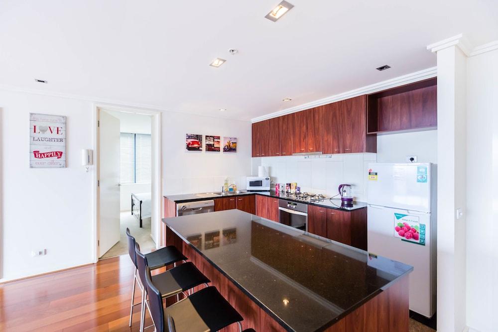 MORGAN, 2BDR Southbank Apartment