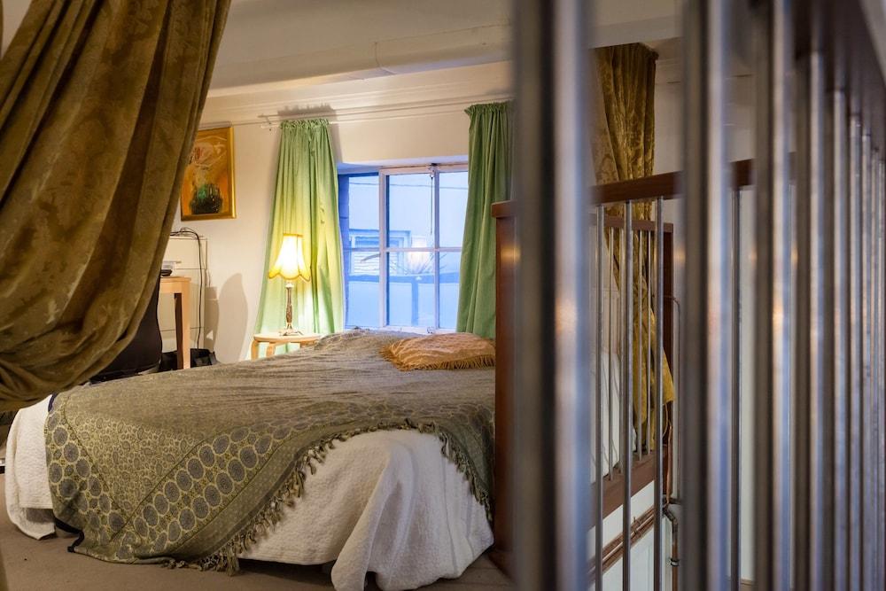 NOLA, 2BDR Windsor Apartment