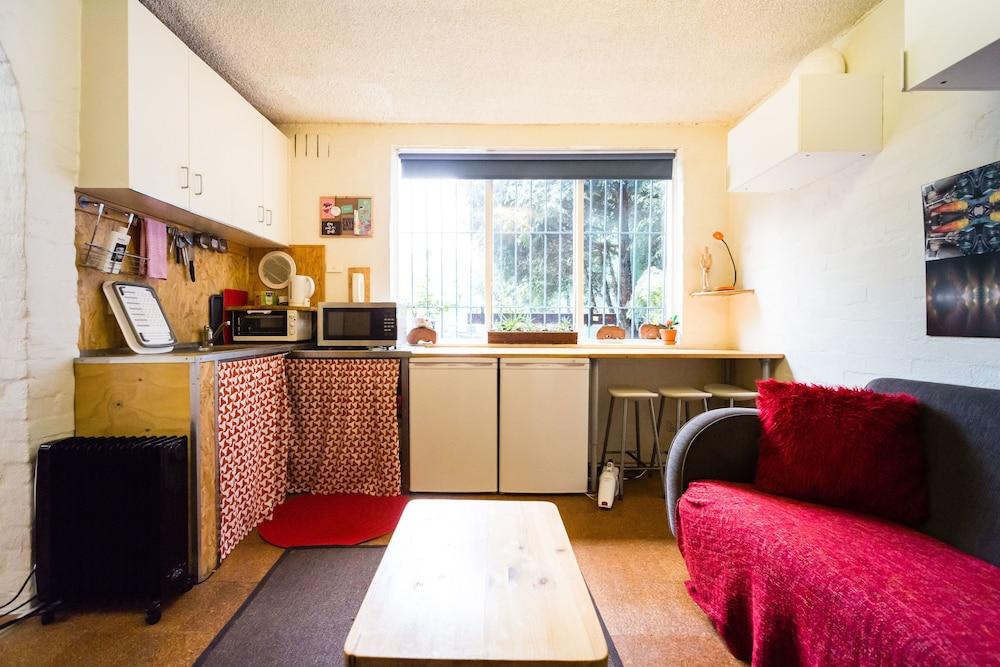 REID, Fitzroy Studio Apartment