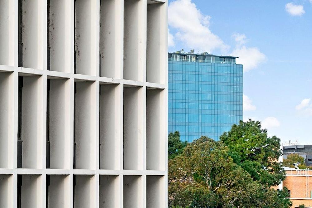 SIENNA, 1BDR South Melbourne Apartment