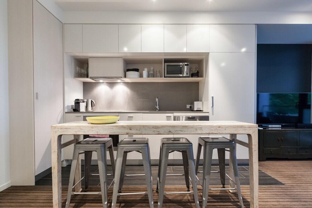 ZACH, 1BDR St.Kilda Apartment