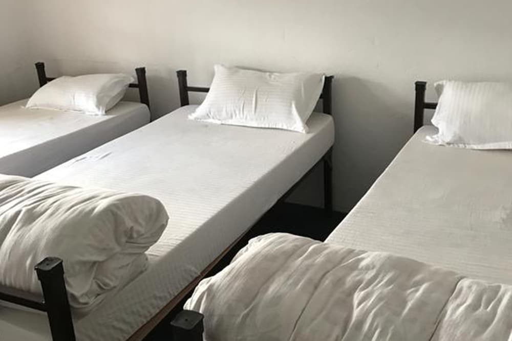 Lakeside Backpackers Hostel