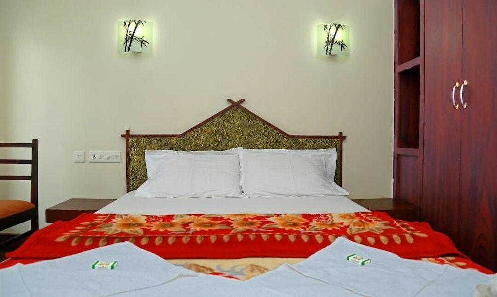 Lake India House Boats