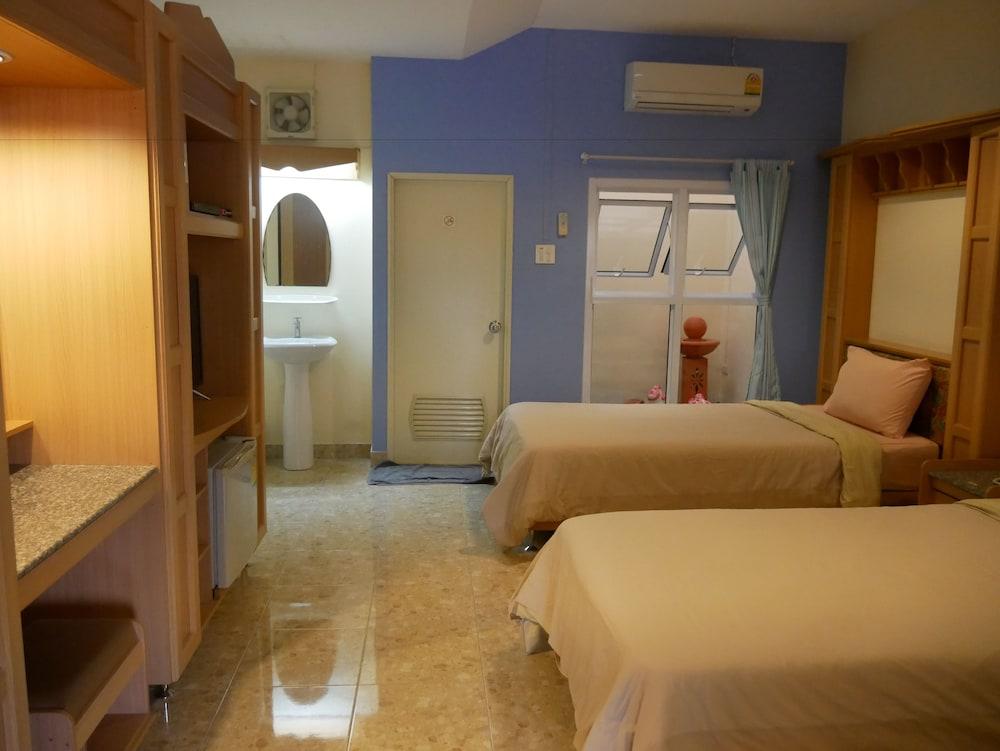 Ploy Resort Nangrong