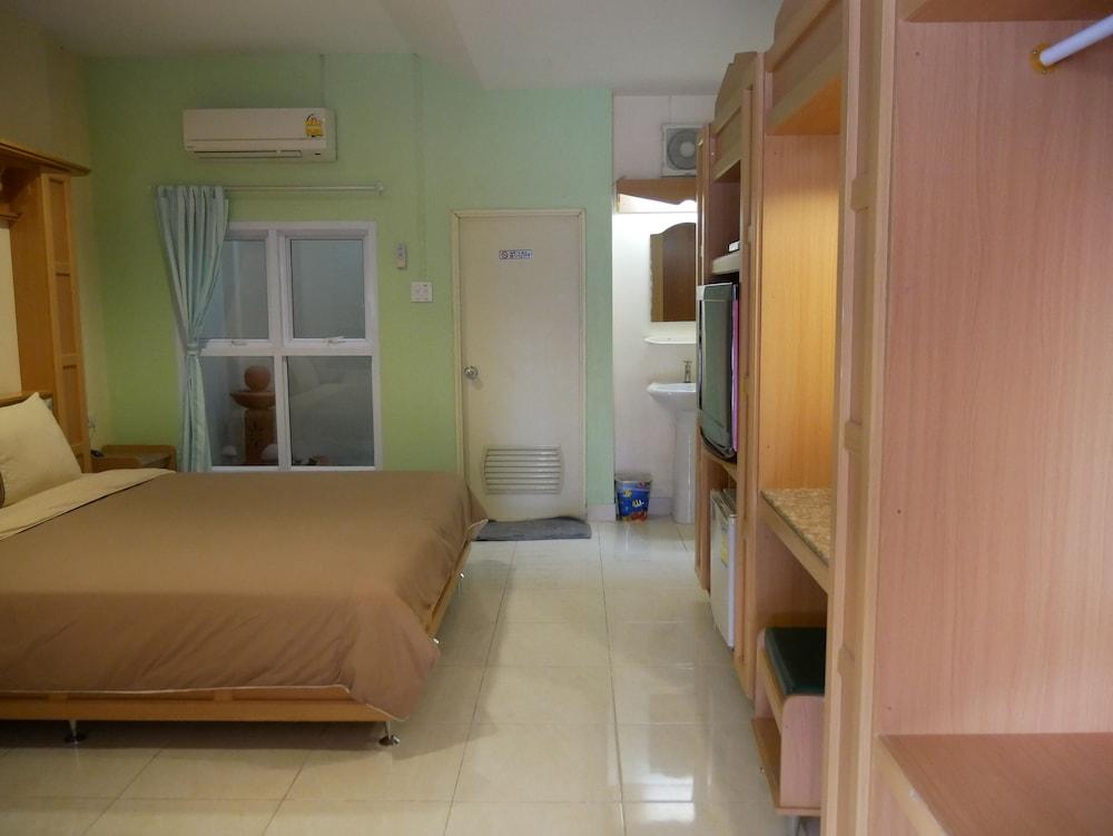 Ploy Resort Nangrong