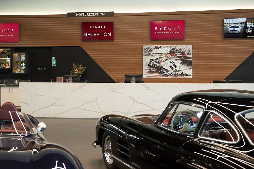 Rydges Pit Lane Hotel