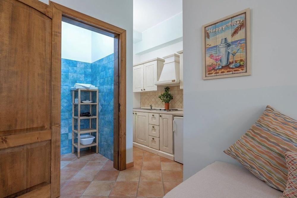 Gli Allori - Fuga dalla Città