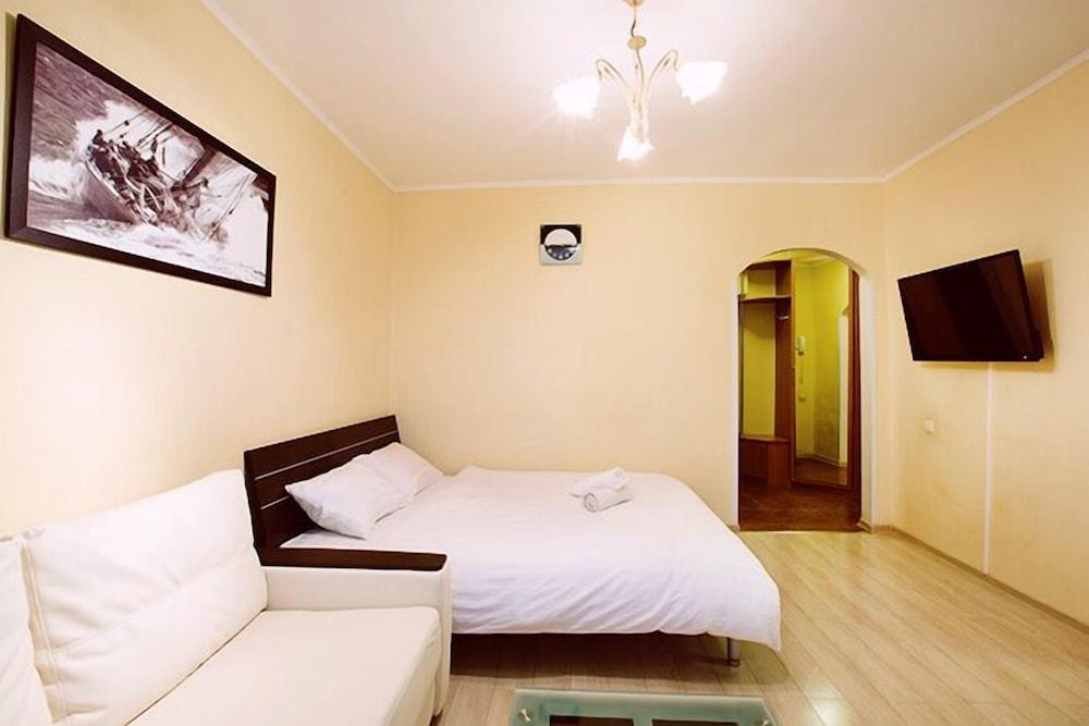 ApartLux on Smolenskaya