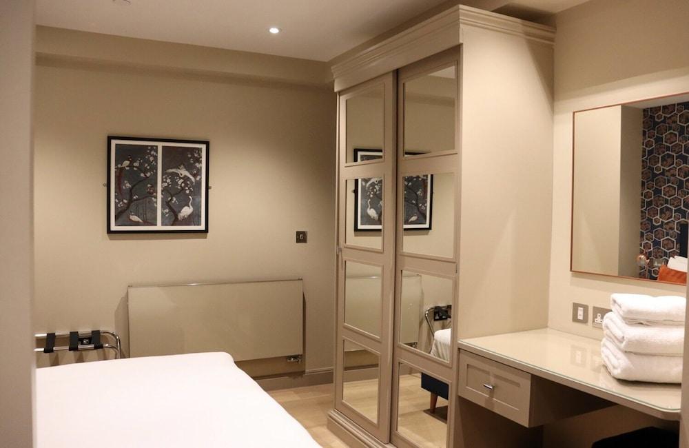 No.8 Waterloo Apartments