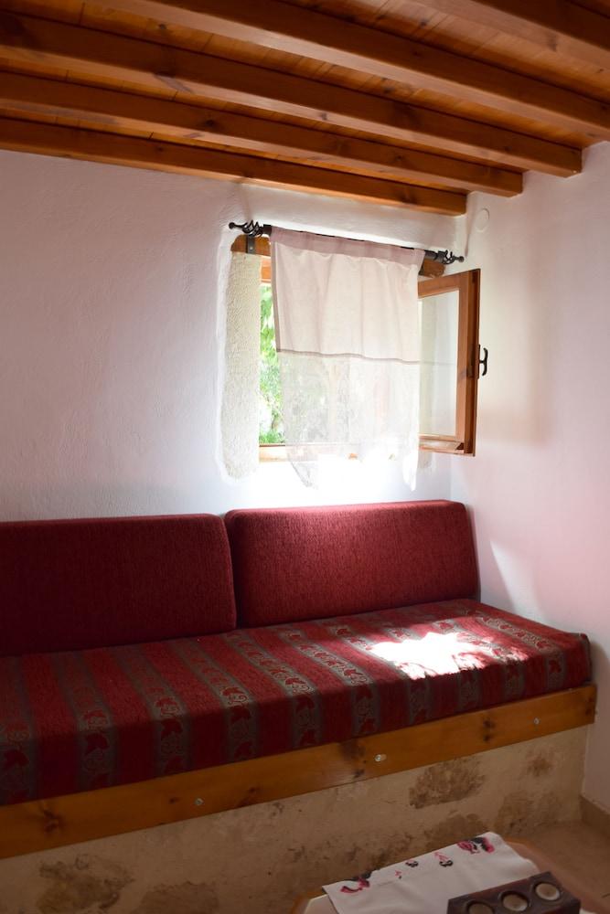 Filippou Villa - Living In Nature