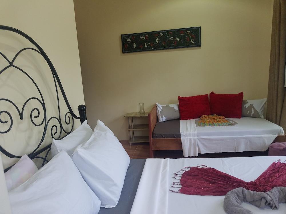 Bwejuu Beach Palm Villa