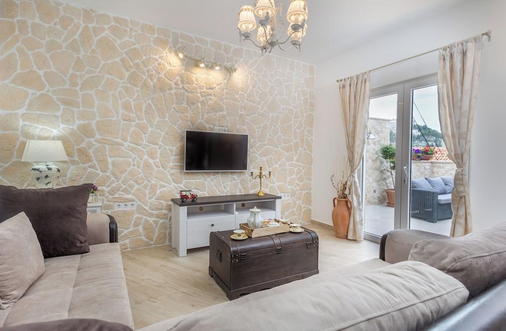 Villa Capitis in the Centre - Private pool