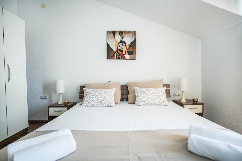 Kaja - right next to the beach