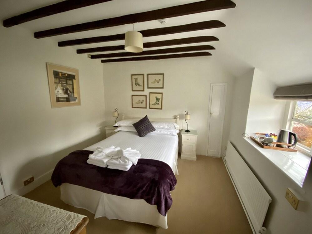 Home Farm Hotel and Restaurant