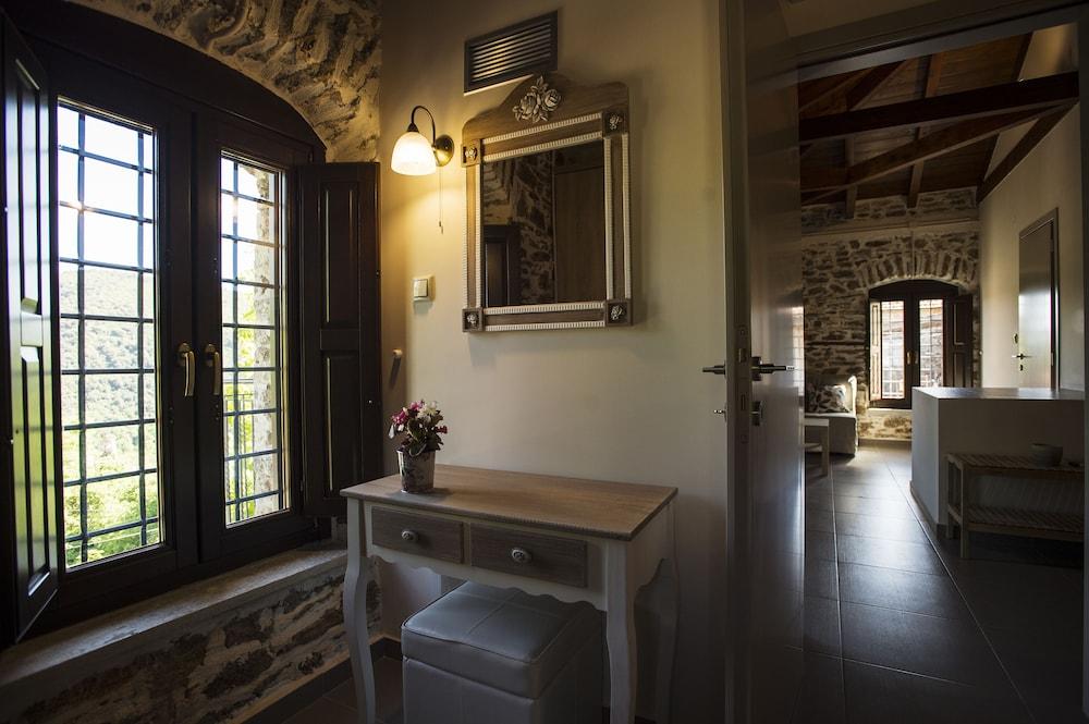 Thalia Traditional Guest House