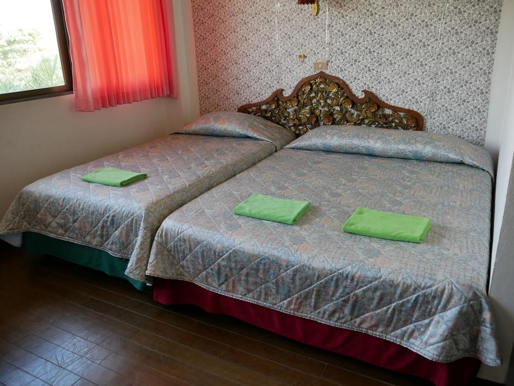 Royal Jommanee Hotel