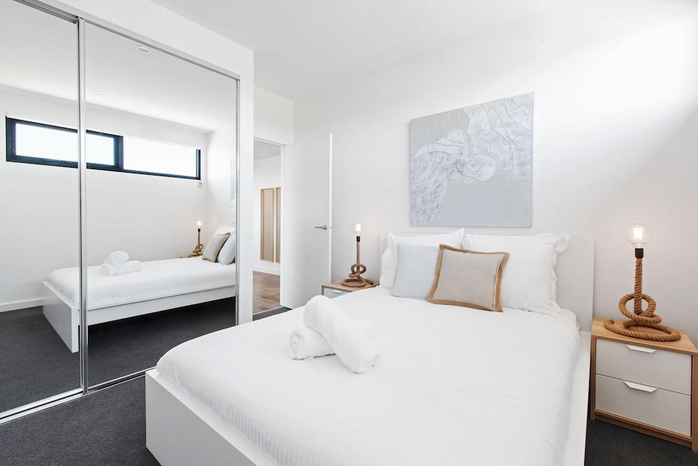 Spacious Urban Oasis in Central Location