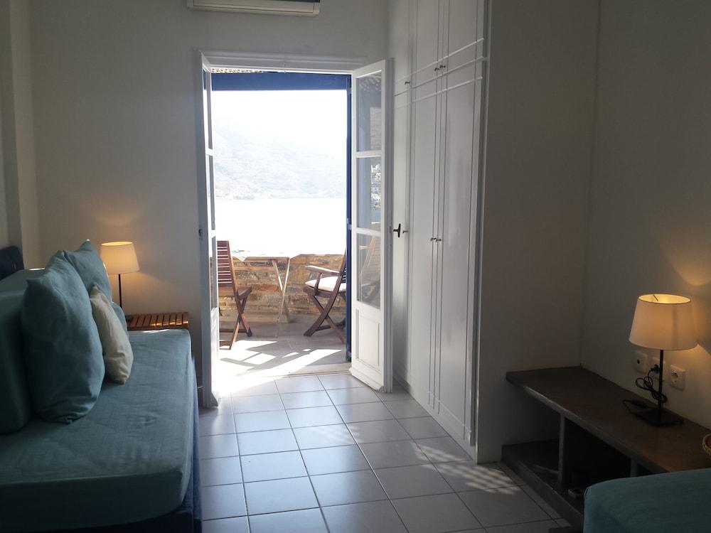 Diosmarini Studios & Apartments