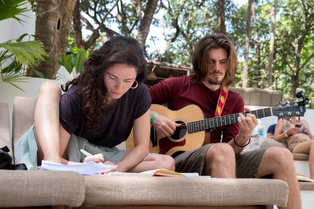 JUNGLE by thehostelcrowd