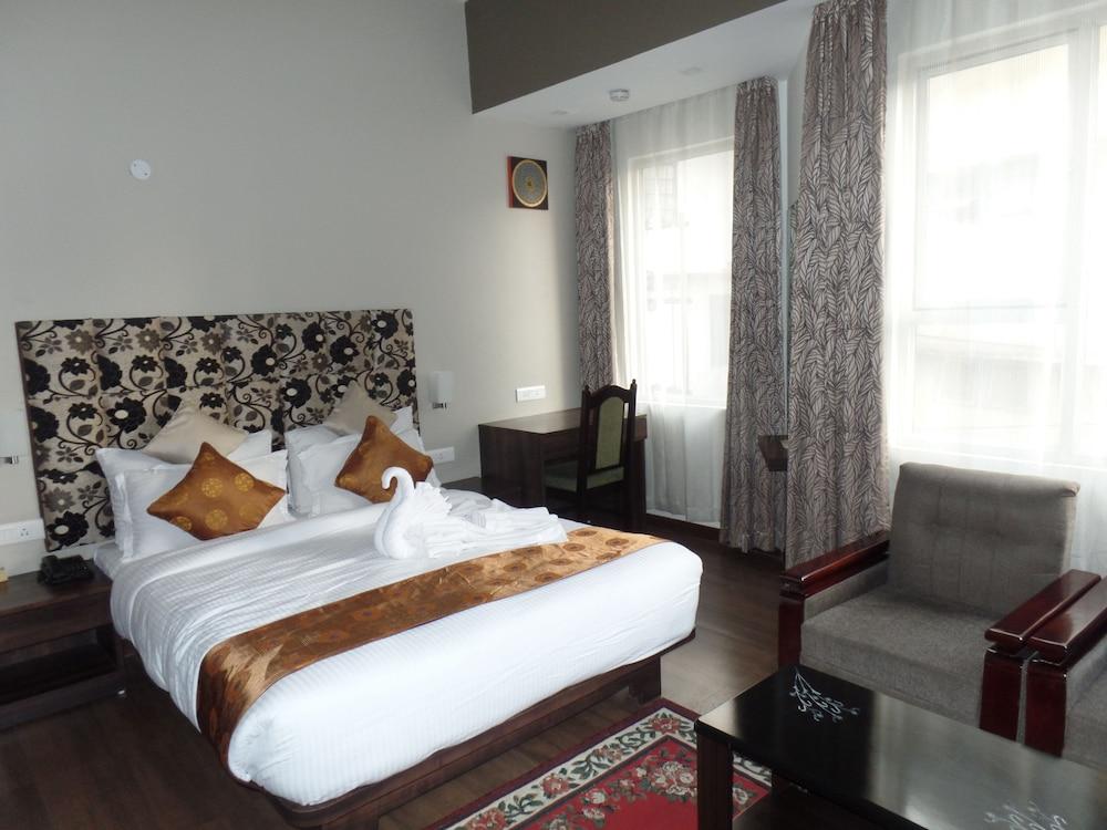 The Lindsay Cheu Den