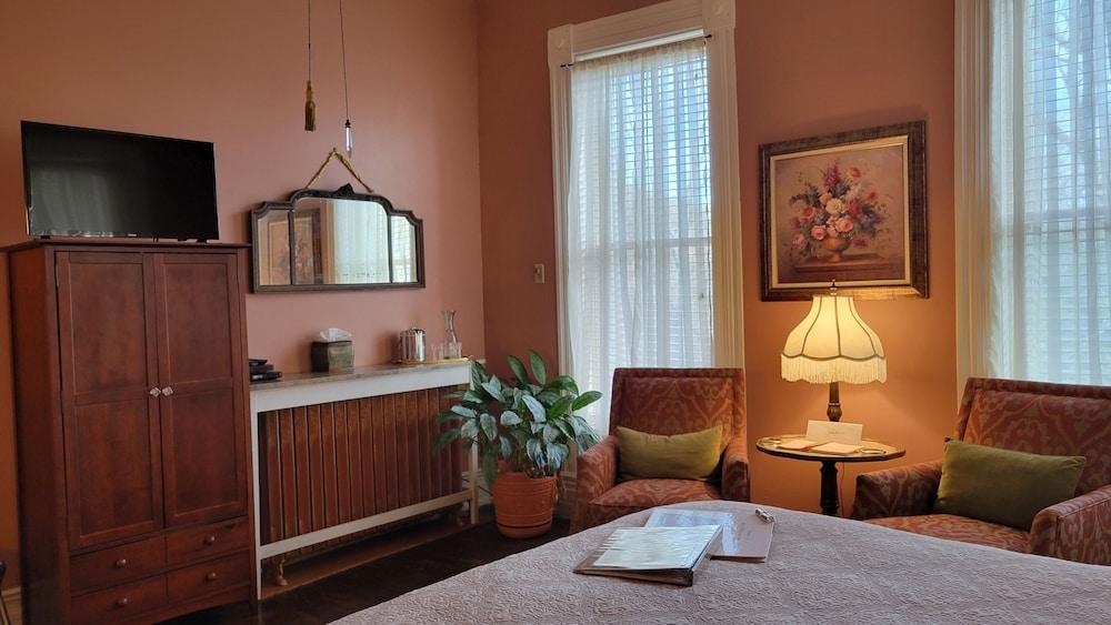 1890 Williams House Inn