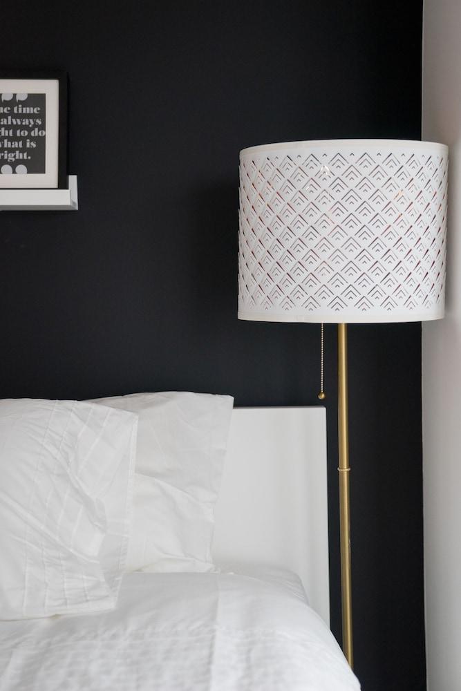 QuickStay Yorkville Condo - Yonge & Bloor