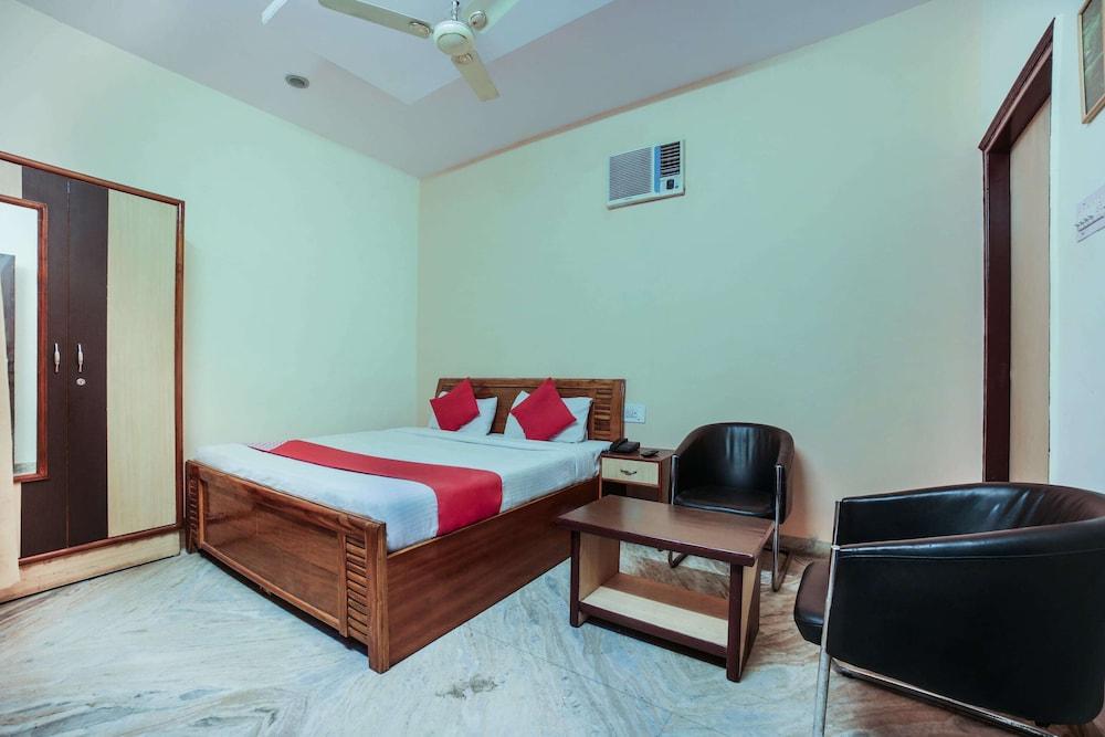 OYO 9929 Hotel Dhruv