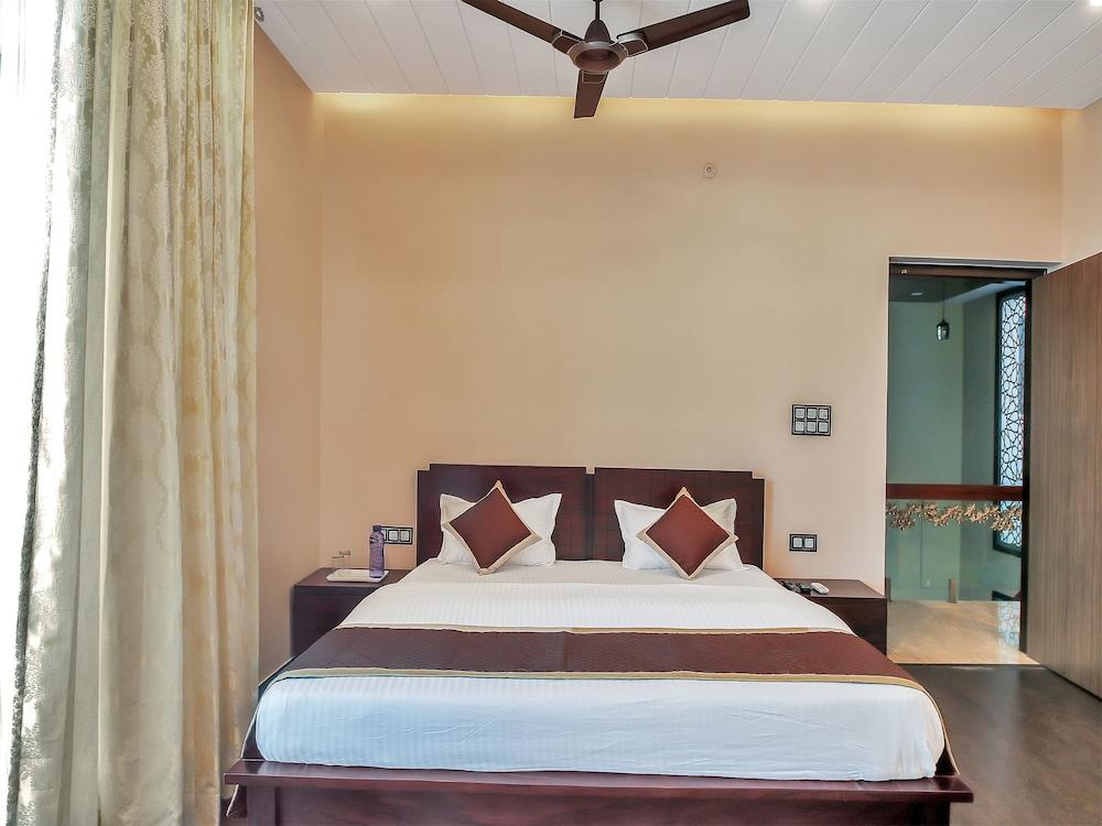 OYO 9744 Helios Homestay