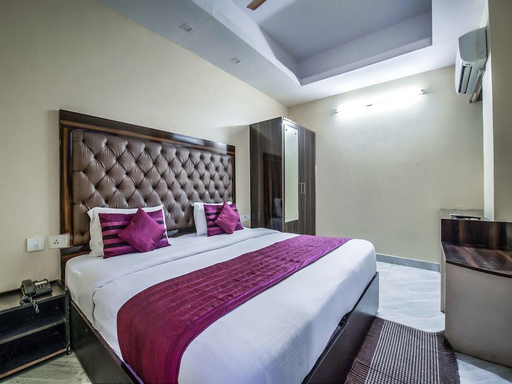 OYO 2807 Hotel Crosswinds Residency