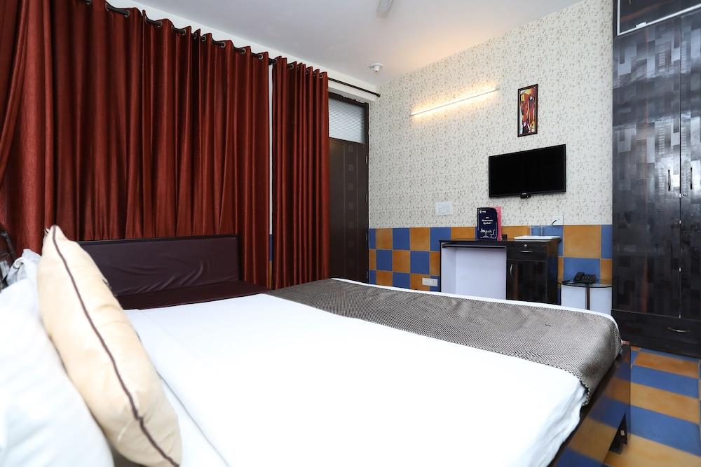 OYO 9705 Grand Empire Expressway