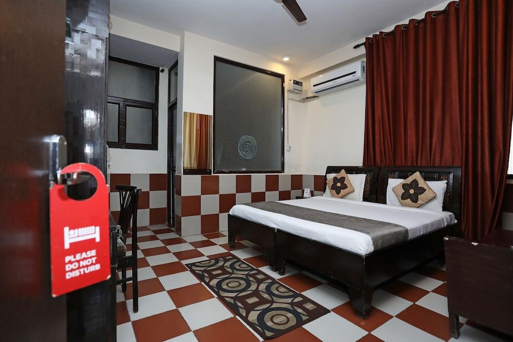 OYO 9705 Grand Empire Expressway