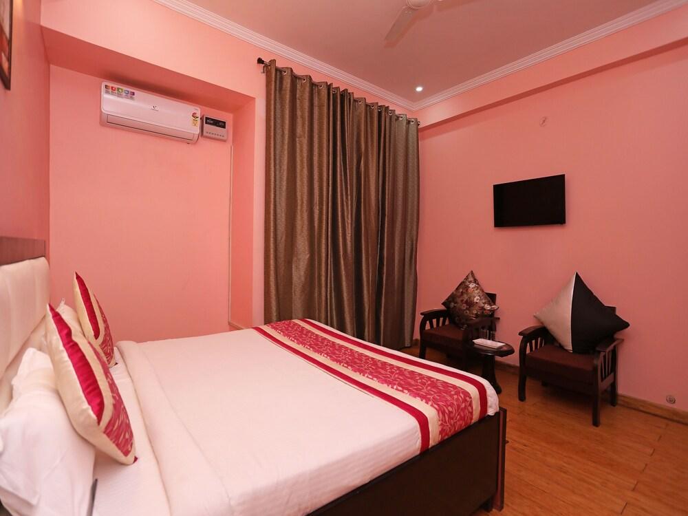 OYO 9341 Mascot Pentazz