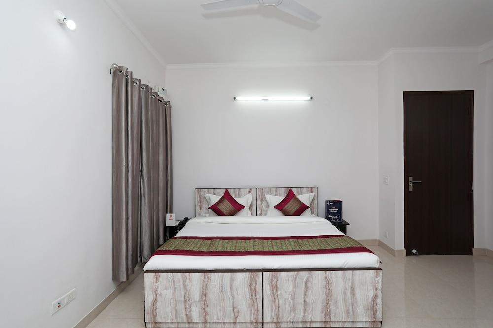 OYO 11383 Hotel Go Rooms