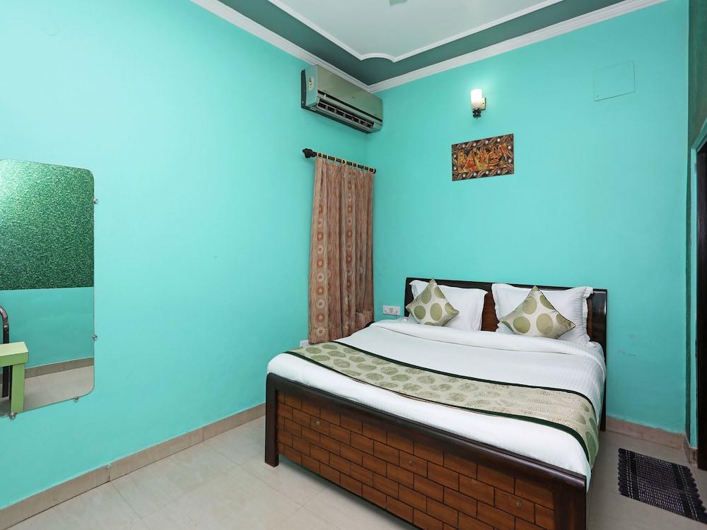 OYO 11312 Hotel Aero Capitol