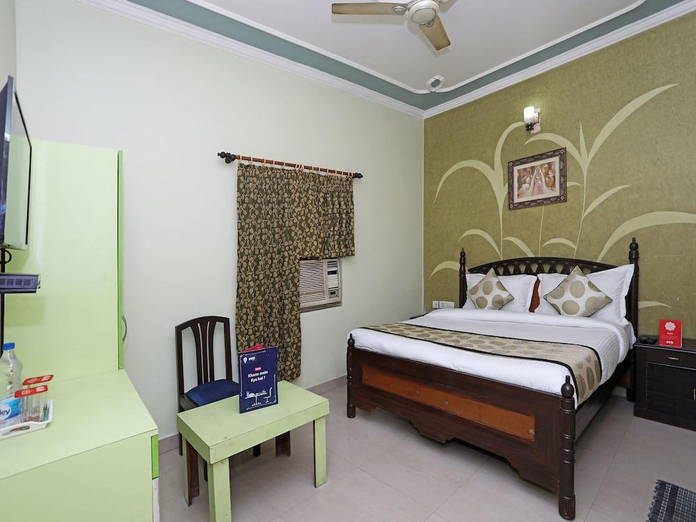 OYO 11312 Hotel Aero Capitol