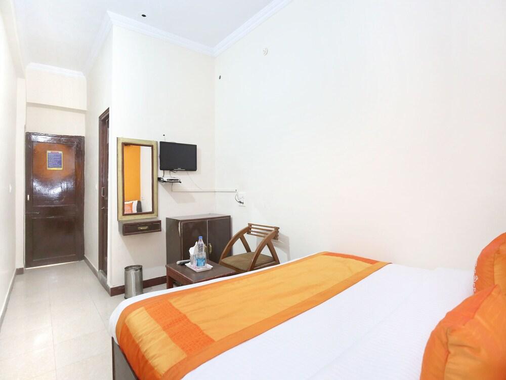 OYO 11073 Amar Guest House