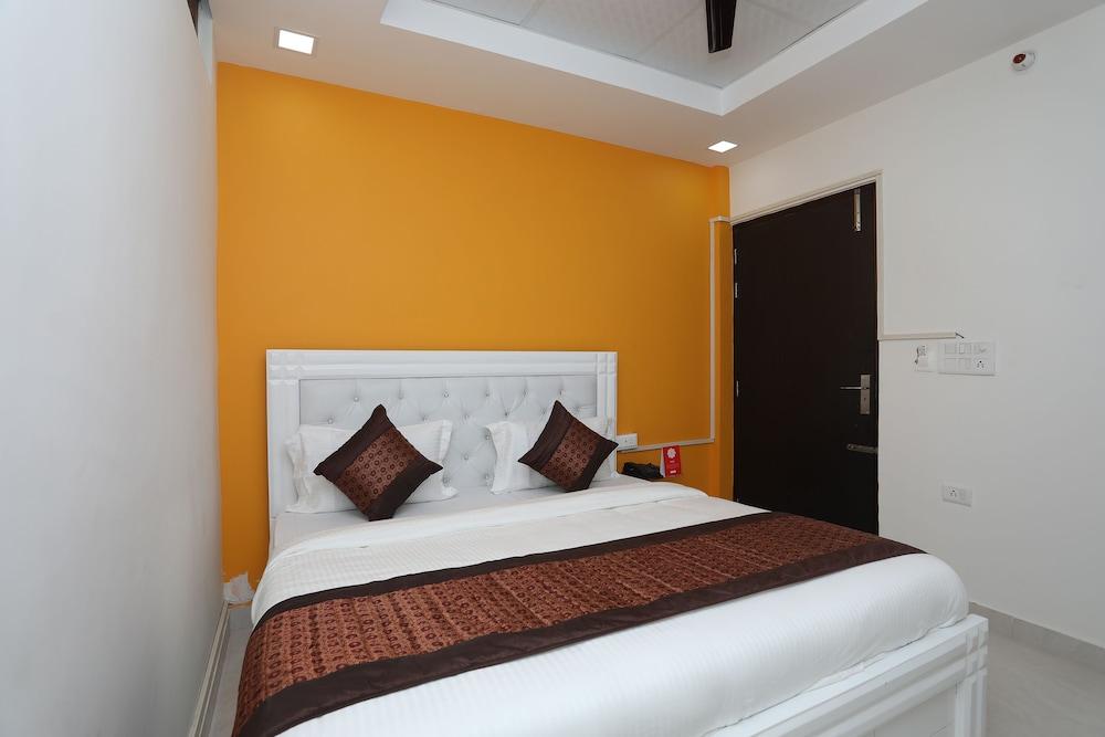 OYO 10916 Aashirwad Residency
