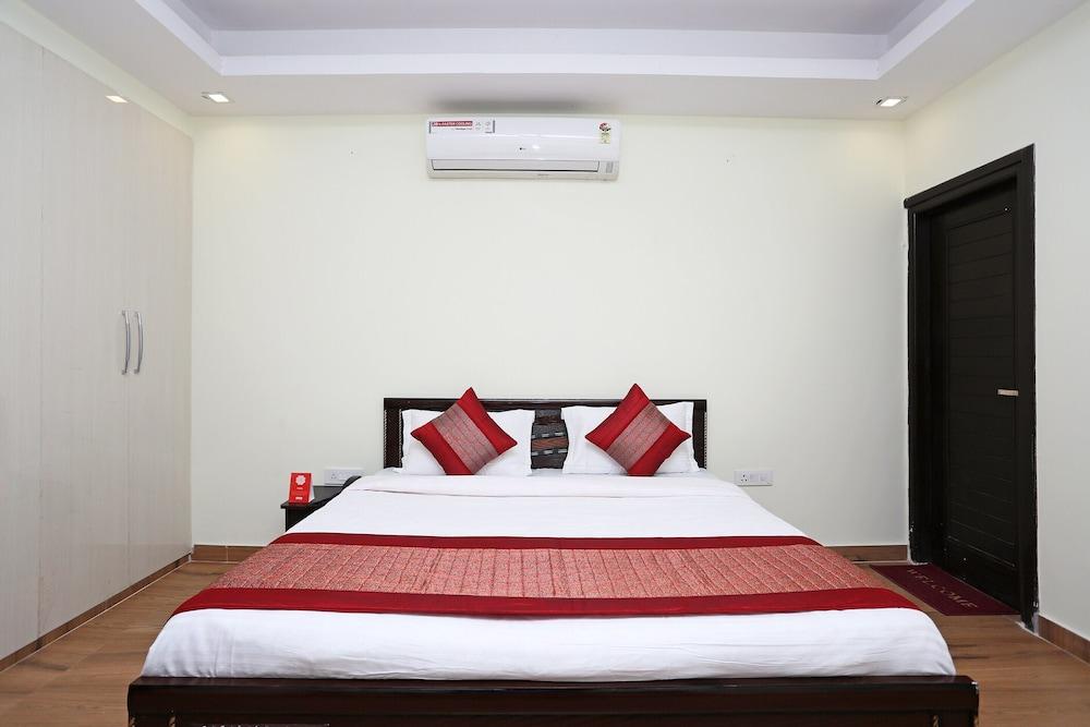 OYO 11090 Maira Homes