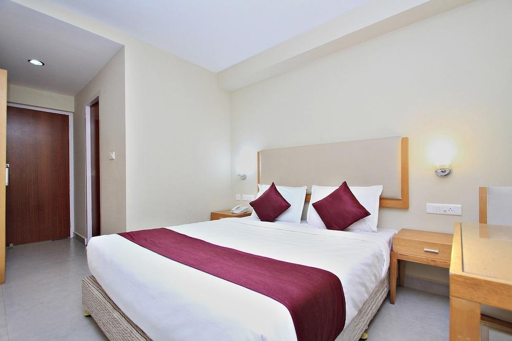 OYO 10950 Hotel Hills Palace