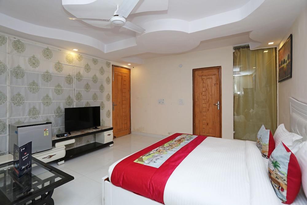 OYO 10558 Hotel Qlark