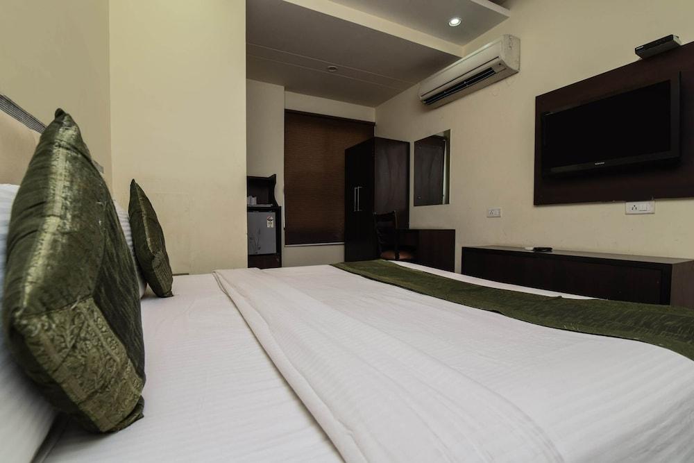 OYO 8265 The Olive Inn