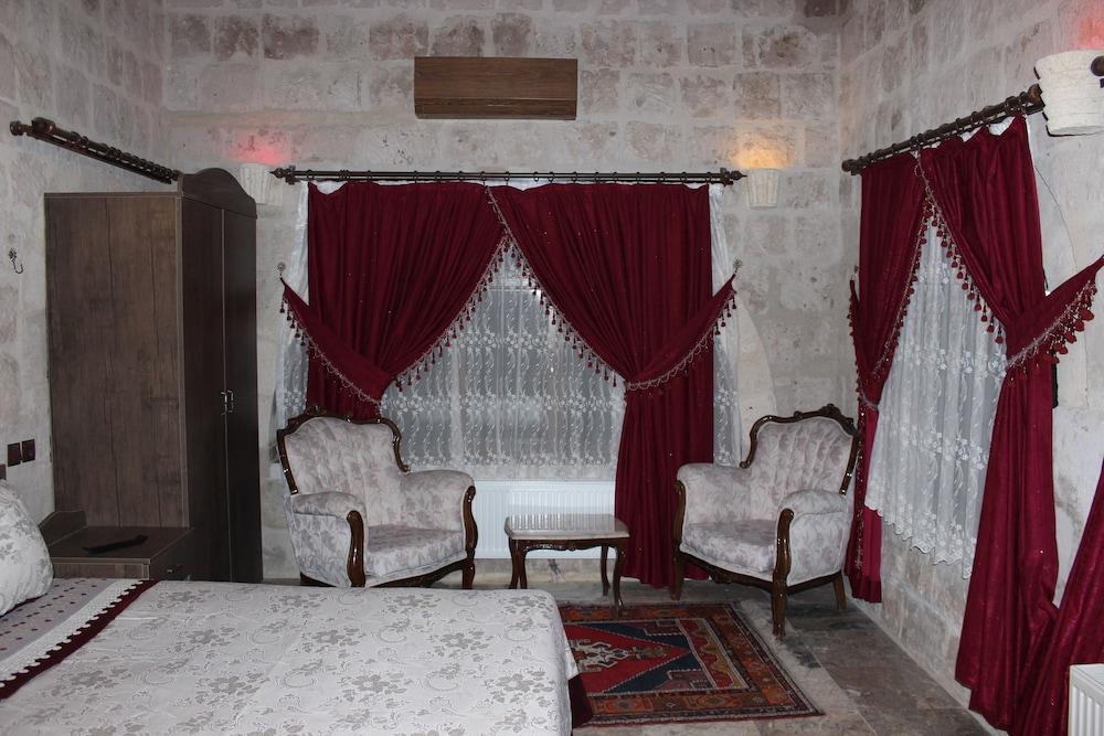 Dilek Tepesi Cave Hotel