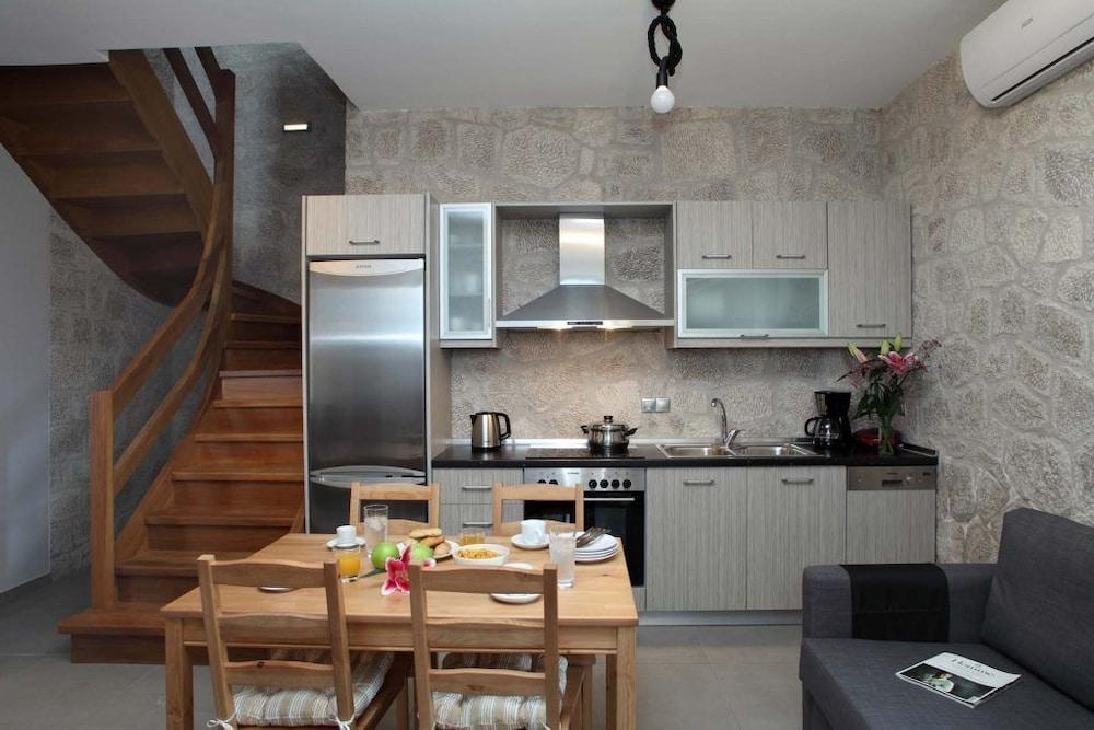 Milos Paradise Luxury Villas