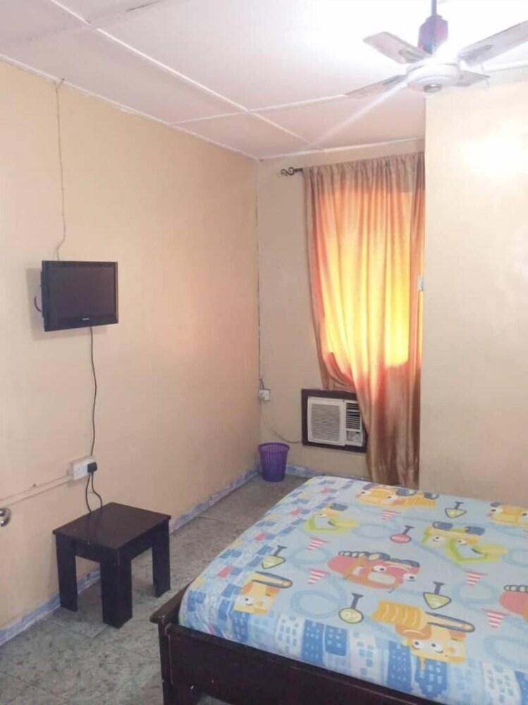 Legendary Inn & Lounge