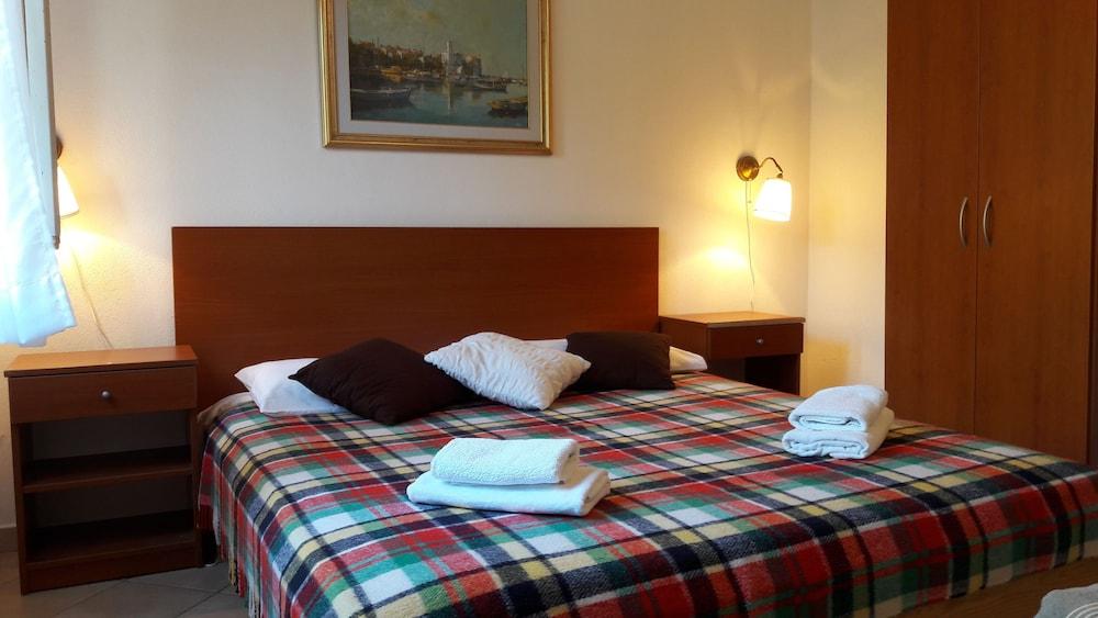 Apartmani Bako Komiza