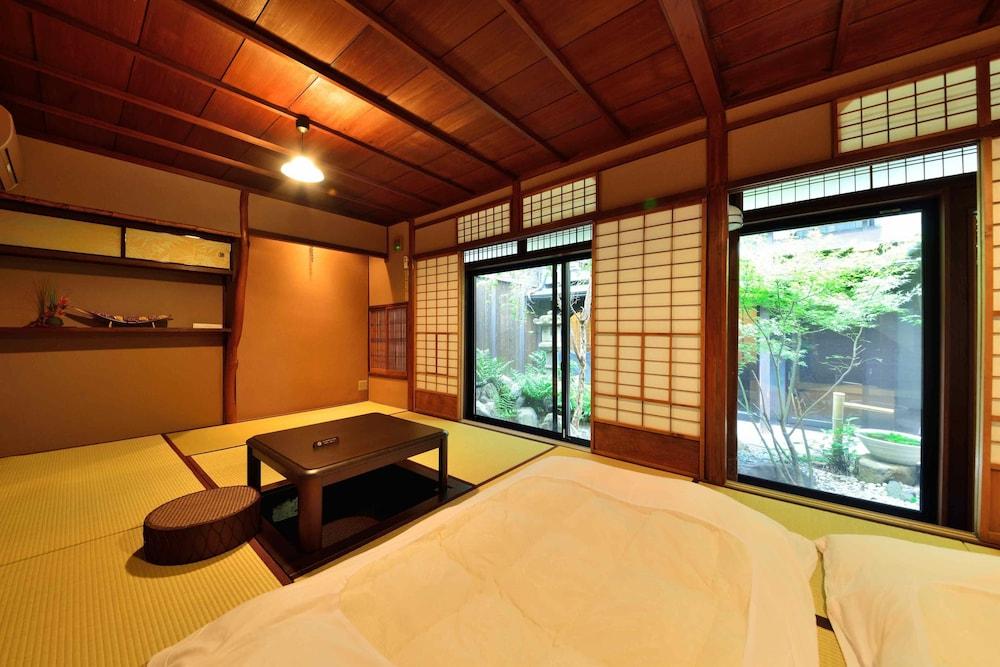 Takeya Kitano Honkan