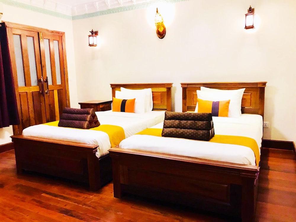 Hello Cambodia Boutique