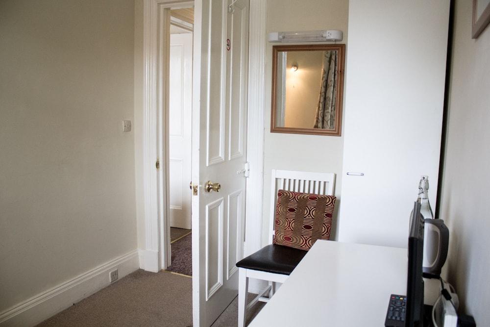 Auld Manse Guest House & Apartment