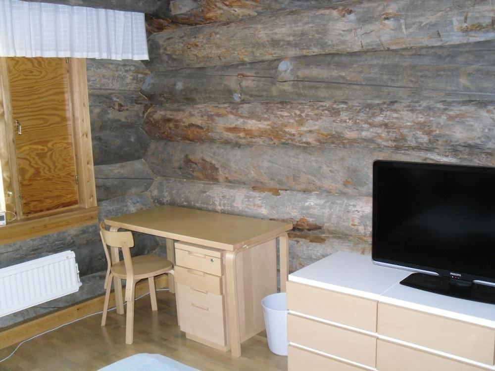 Saarikejo Log Chalet