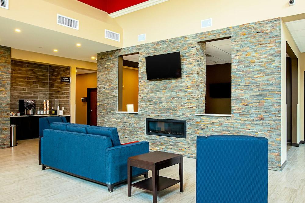 Comfort Suites Fishkill near Interstate 84
